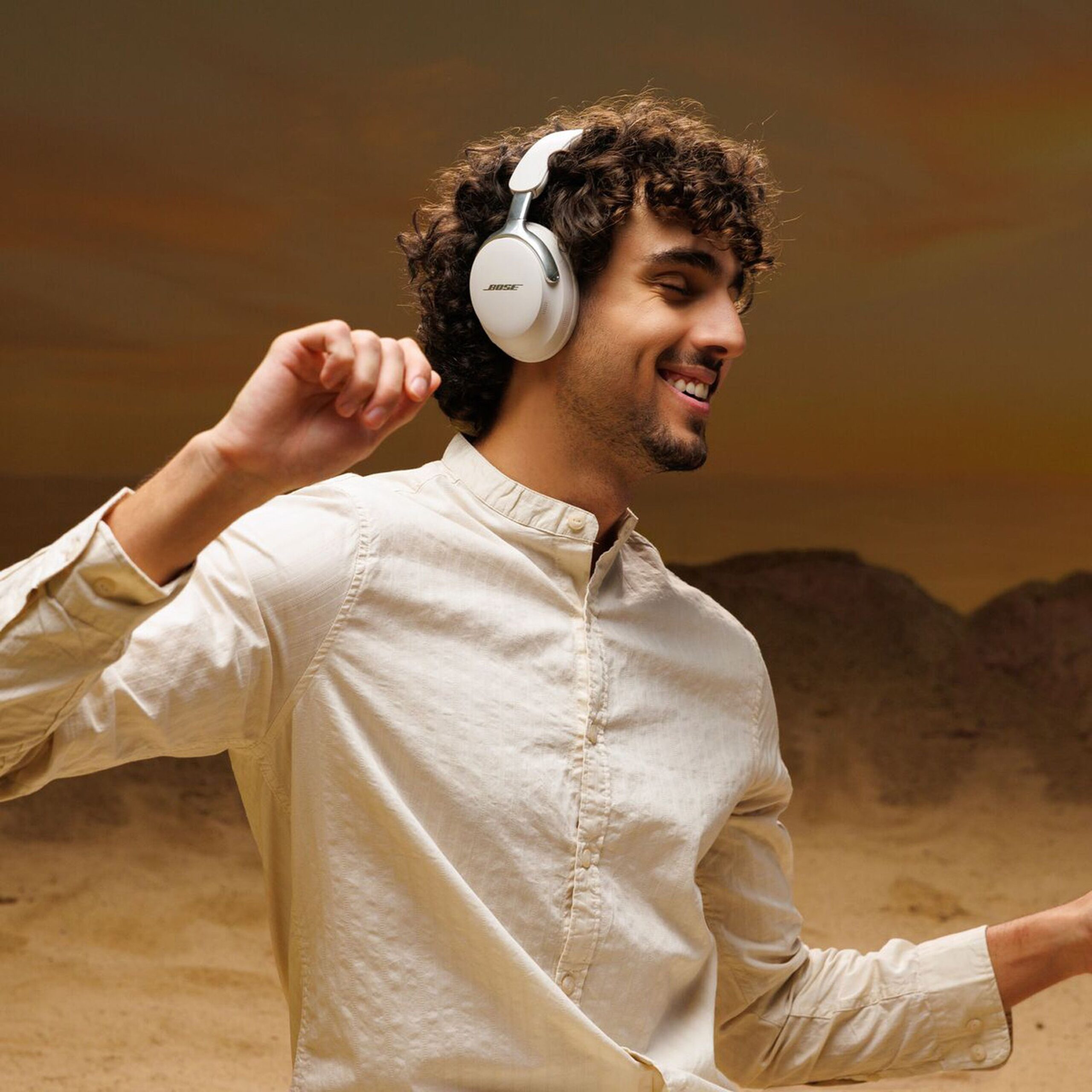 Беспроводные наушники Bose QuietComfort Ultra Headphones (2nd Gen) белый (White Smoke)